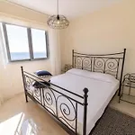Castle Apartment *